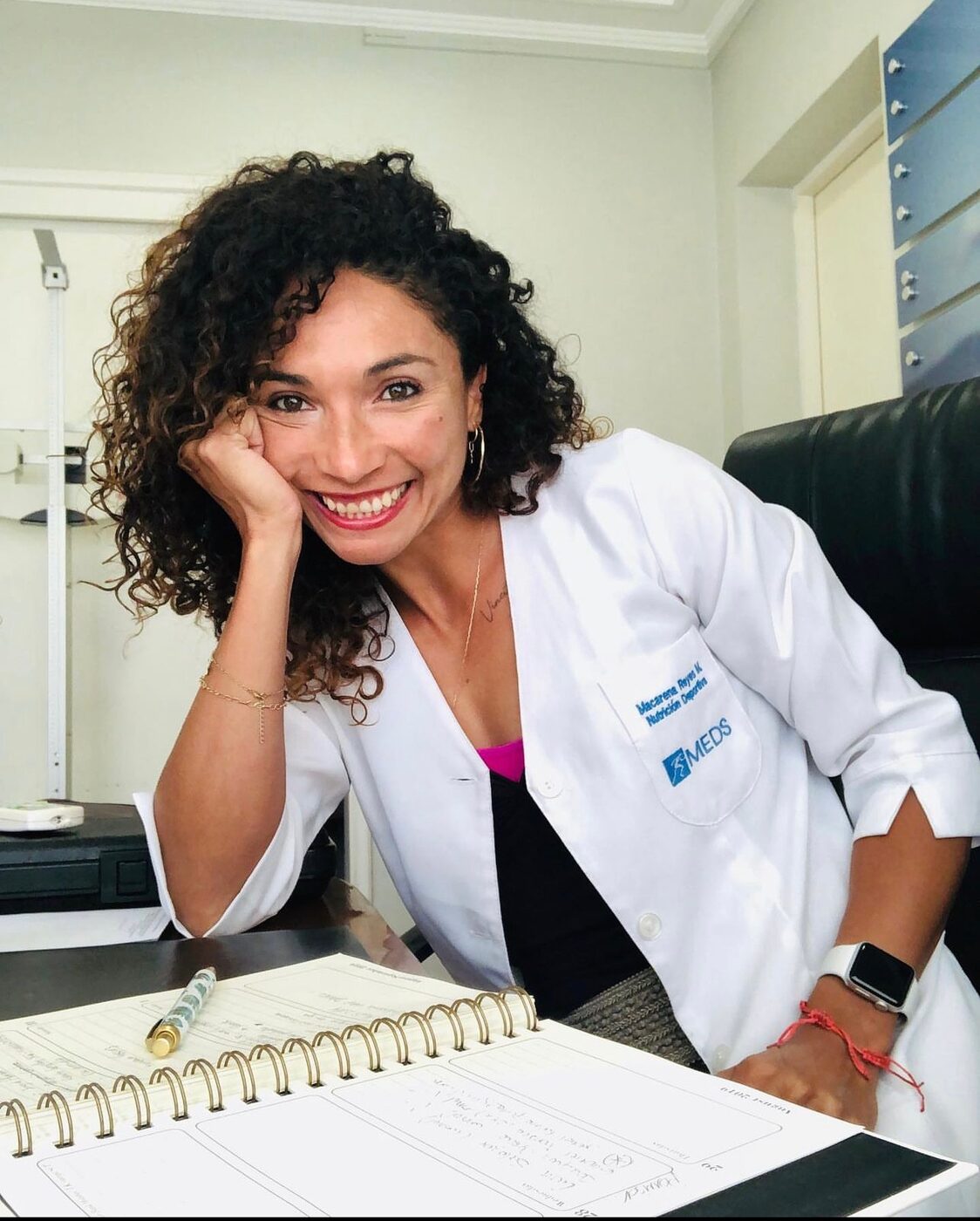 Macarena Reyes en su consulta de nutrición deportiva